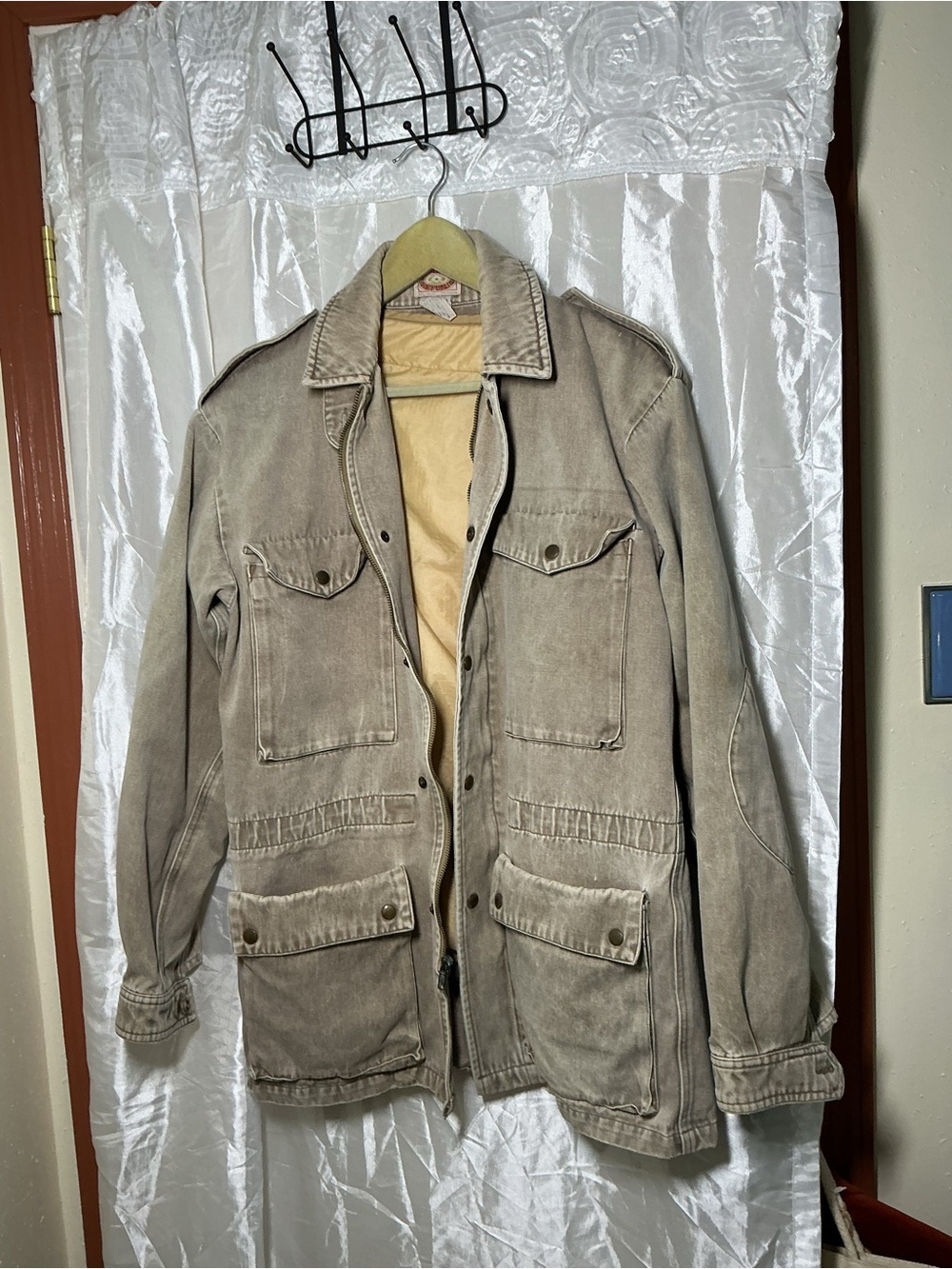 Banana Republic Men's vintage Military Field Jacket in Faded Olive-Tan